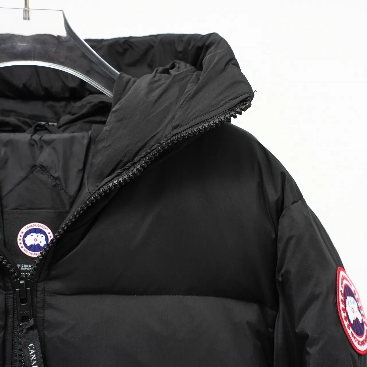 P940 CANADA GOOSE丨Canada Goose 2801 armband mid-length hooded down jacket Color: Black Size: XS-XXL